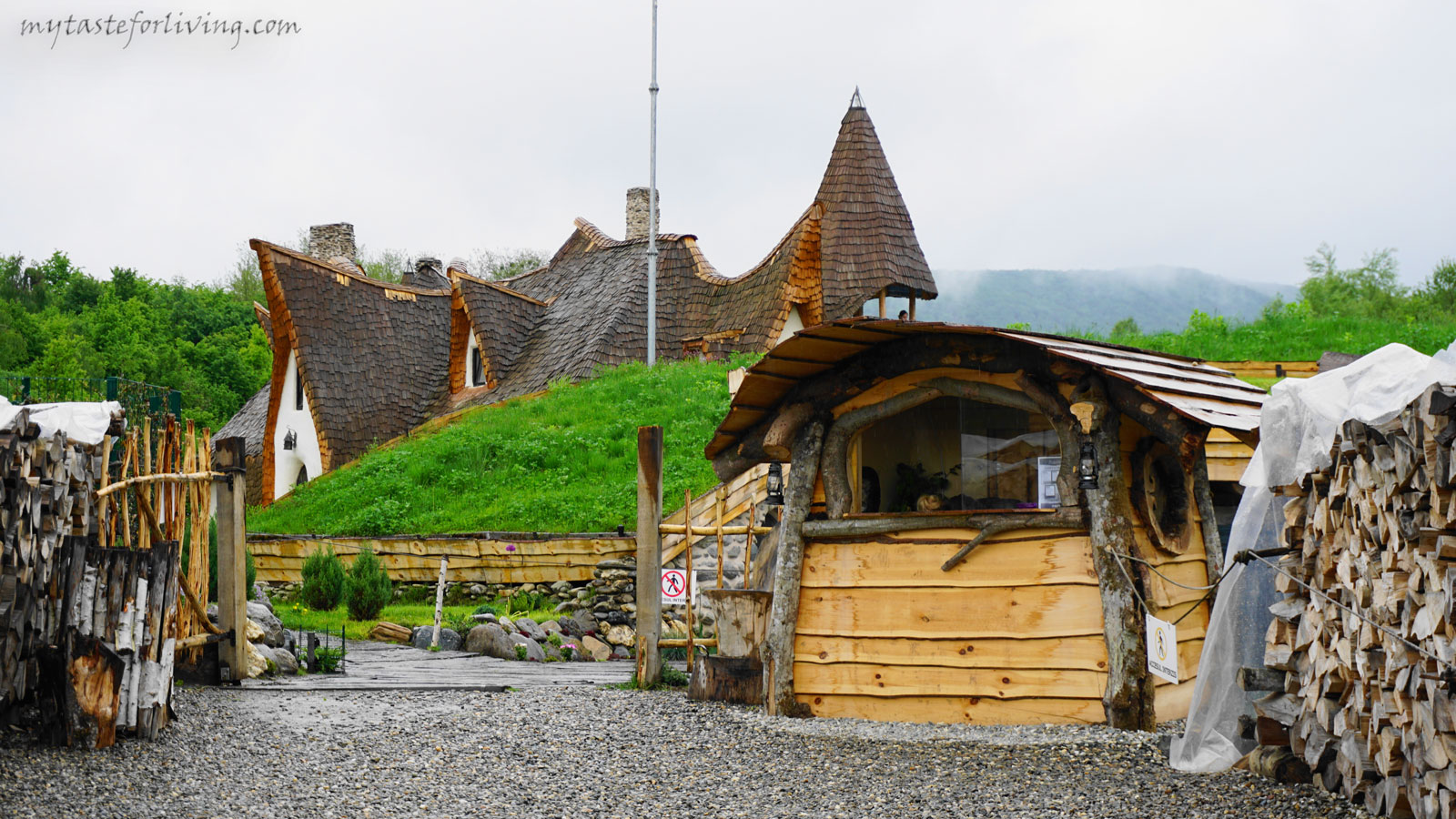 Clay Castle in the valley of the Fairies - Castelul de Lut Valea Zanelor is located near the city of Sibiu, Romania and its most interesting feature is that it is built with organic materials-clay, straw, sand and wood.