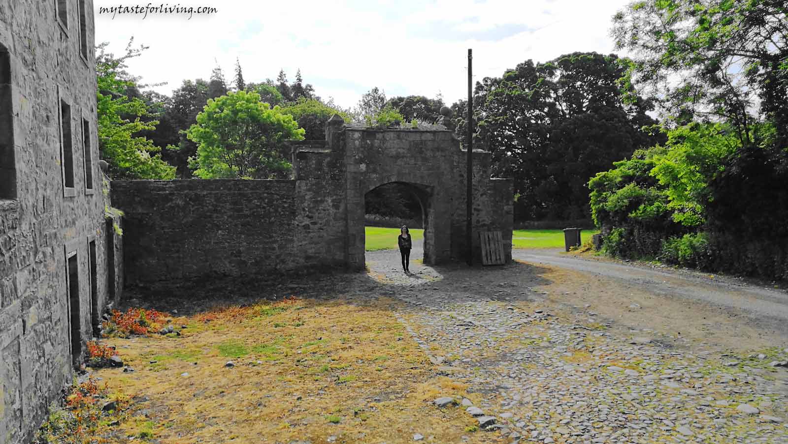 Сбъдната мечта беше посещението на замъка Мидхоуп или известен още като Лалиброх. Мястото е популярно от сериала „Друговремец“ (Outlander).