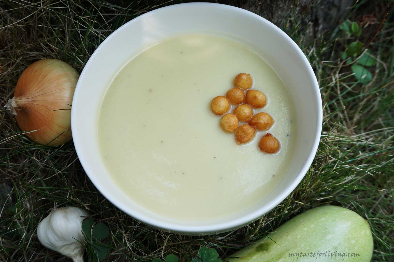 Easy and surprisingly tasty cream soup of zucchini, onions and garlic. Suitable for vegans and people who follow a paleo diet. You will be fascinated by the result! 