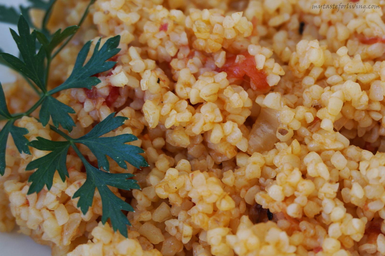 Bulgur with tomatoes and onions - a favorite dish that I often prepare in the summer with fresh tomatoes from the garden.