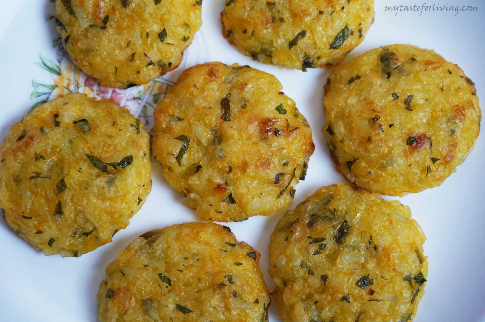 Vegan balls baked in the oven, made from potatoes, rice, carrots, onions and parsley.