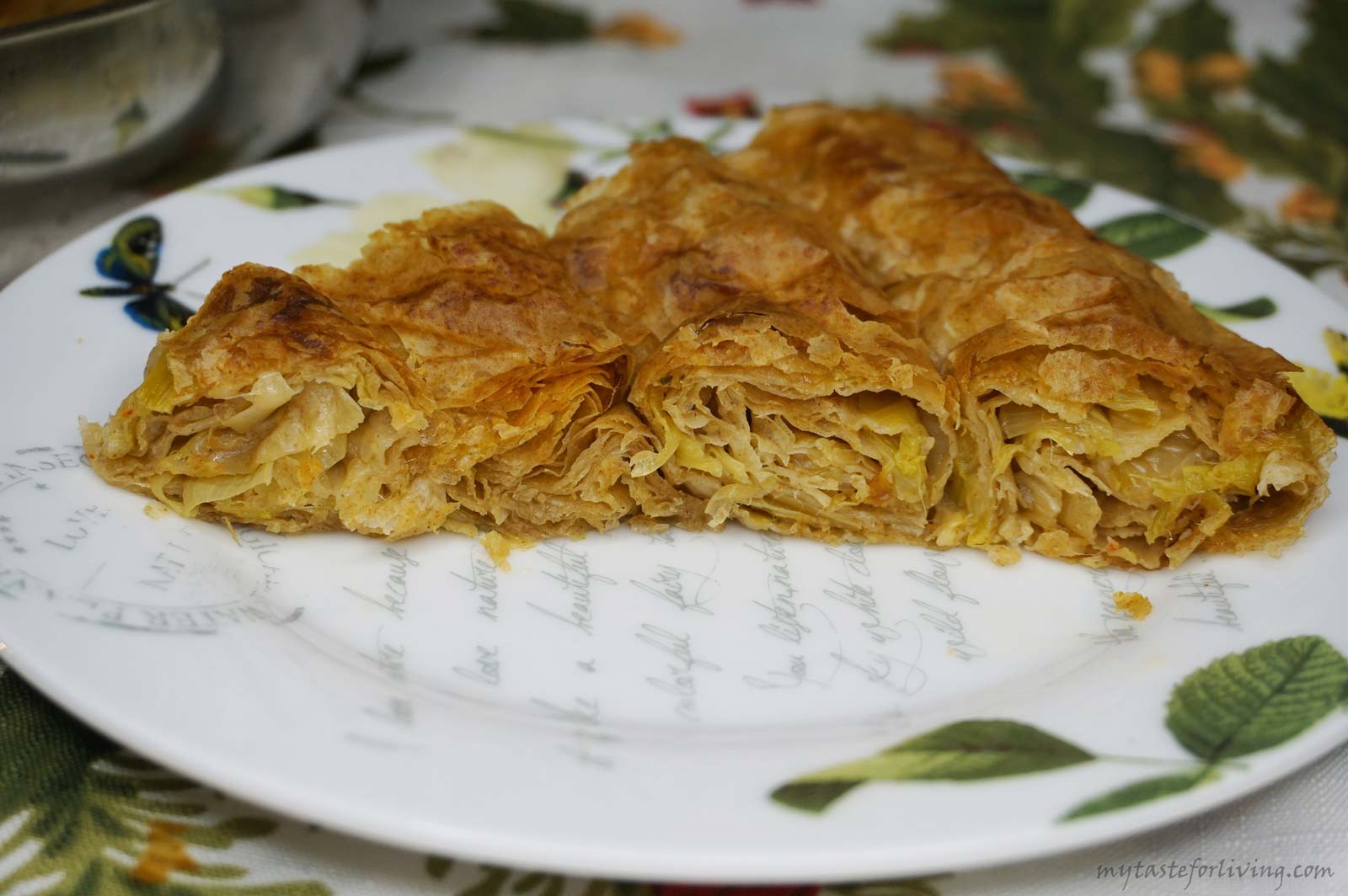 For leek lovers - twisted pie (banitsa) with whole wheat phyllo (fillo) dough and leeks! Suitable for people who fast or you can serve it on the table on Christmas Eve!