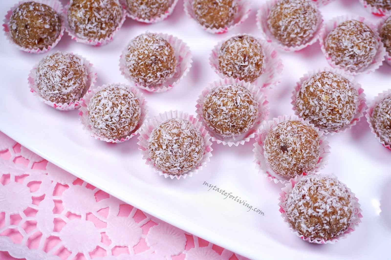 Energy vegan raw bites made by cashews, coconut shavings, dates and cinnamon. These healthy bites are extremely easy and quick to prepare and are the perfect snack in our busy daily lives.