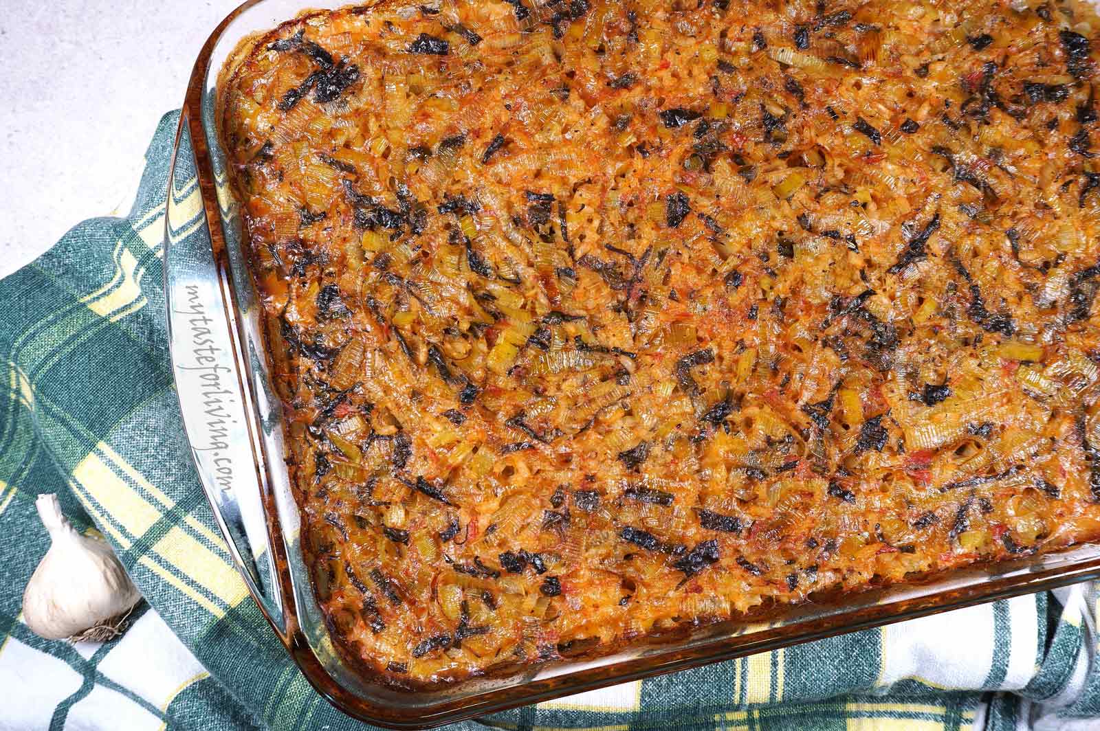 It's spring! Once the dock has sprouted in the garden, I must make this recipe - baked rice with leeks, tomatoes and dock. You can replace the dock with spinach, you can also use a larger amount than indicated in the recipe according to your taste.