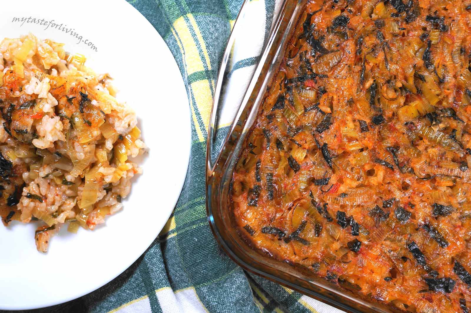 It's spring! Once the dock has sprouted in the garden, I must make this recipe - baked rice with leeks, tomatoes and dock. You can replace the dock with spinach, you can also use a larger amount than indicated in the recipe according to your taste.