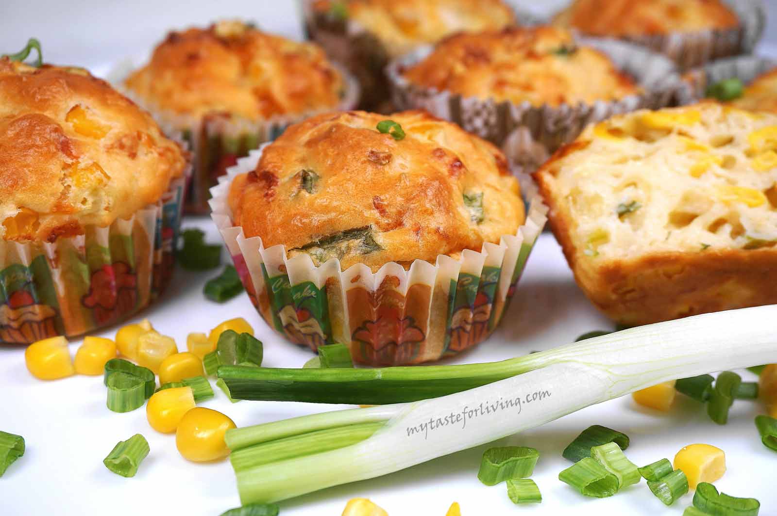 Savory muffins prepared with sweet corn, green onions and yellow cheese. You can replace yellow cheese with cheddar or mozzarella. They are suitable for breakfast, as well as for lunch or dinner in a combination of hot soup.