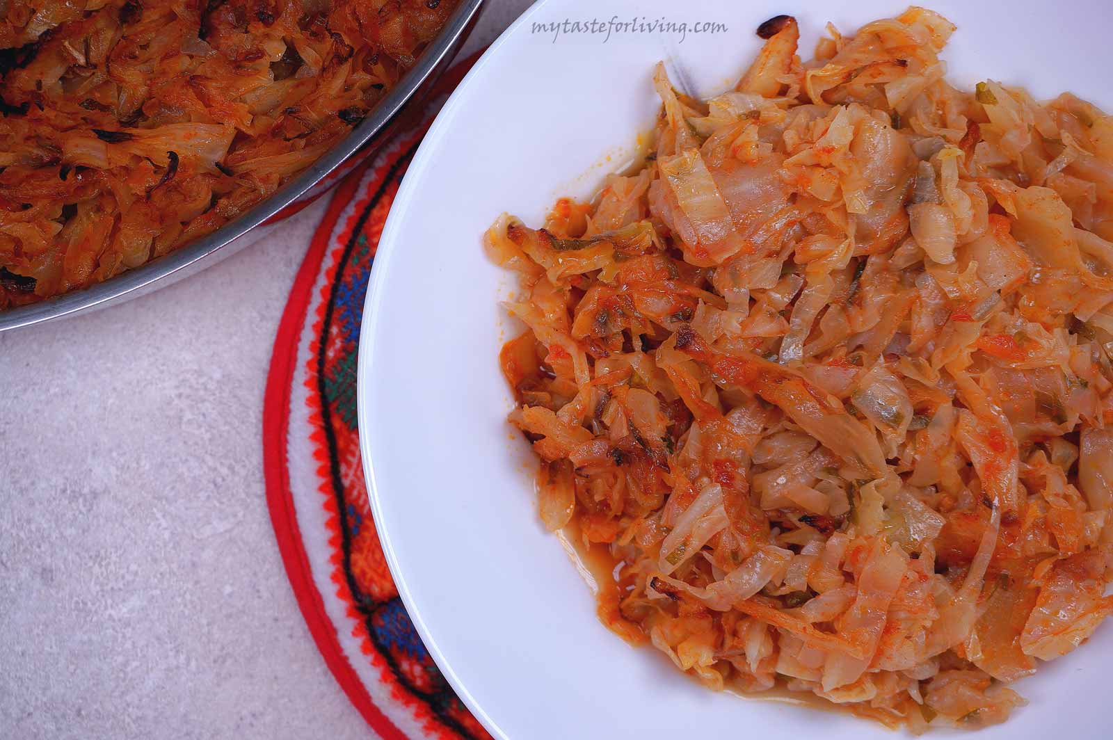 Today I'm sharing an easy and delicious vegan recipe for baked cabbage with tomatoes and celery which I really love!