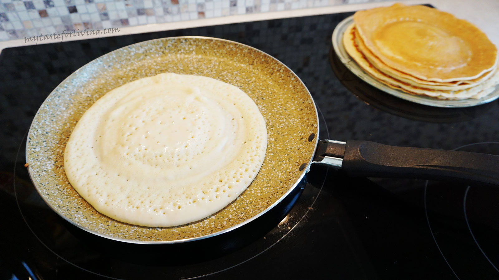 In the Internet space there are many recipes for pancakes. I've tried to make different options until I finally make my own, which I do regularly and the kids really like them.