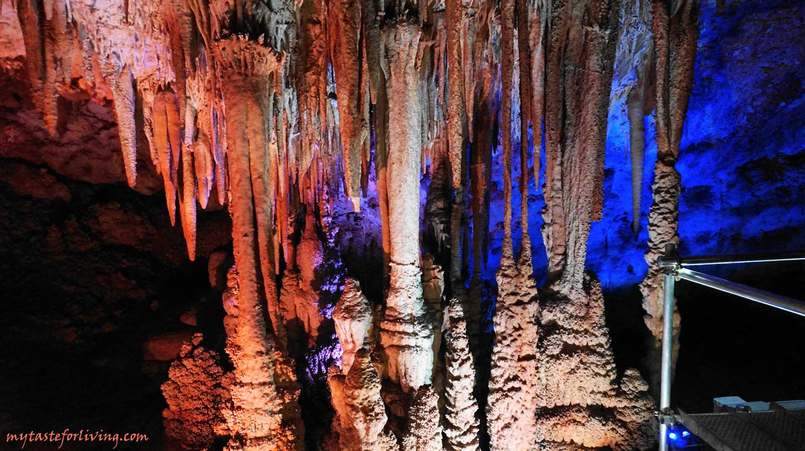 "Venetsa" cave is among the most beautiful caves in Bulgaria. It is located in Dimovo municipality, Vidin district, near the village of Oreshets and about 15 km away from the town of Belogradchik, Bulgaria.