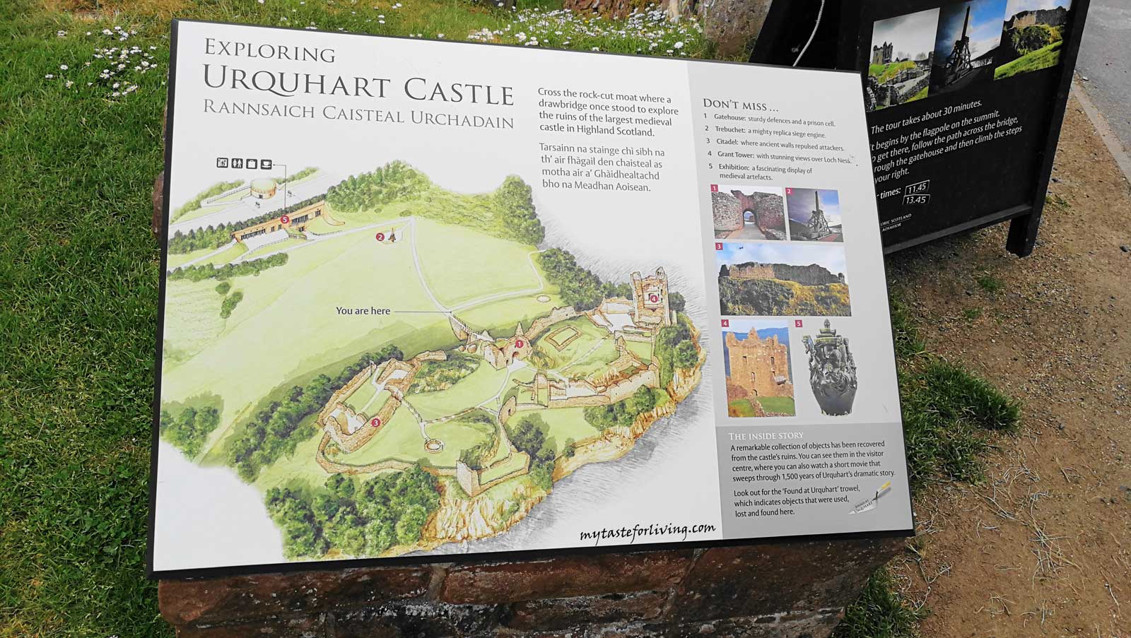 Уркухарт е един от най-големите замъци в Шотландия. Руините му са разположени на брега на известното и страховито езеро Лох Нес. 