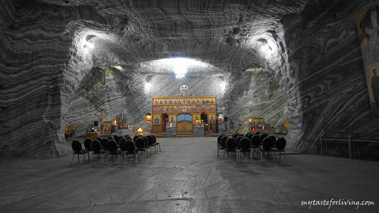 Ocnele Mari is a former salt mine, located in Romania, currently open to visitors and made as a gallery.